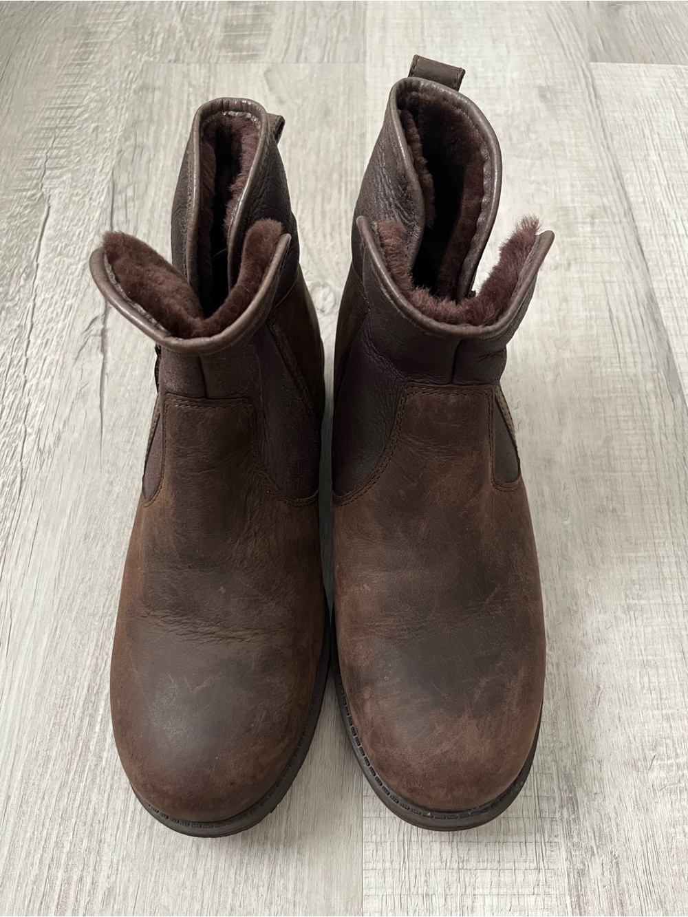 UGG Chocolate Leather Ankle Boots Sz 7 | Fur Lined | Side Zip | Excellent Condit